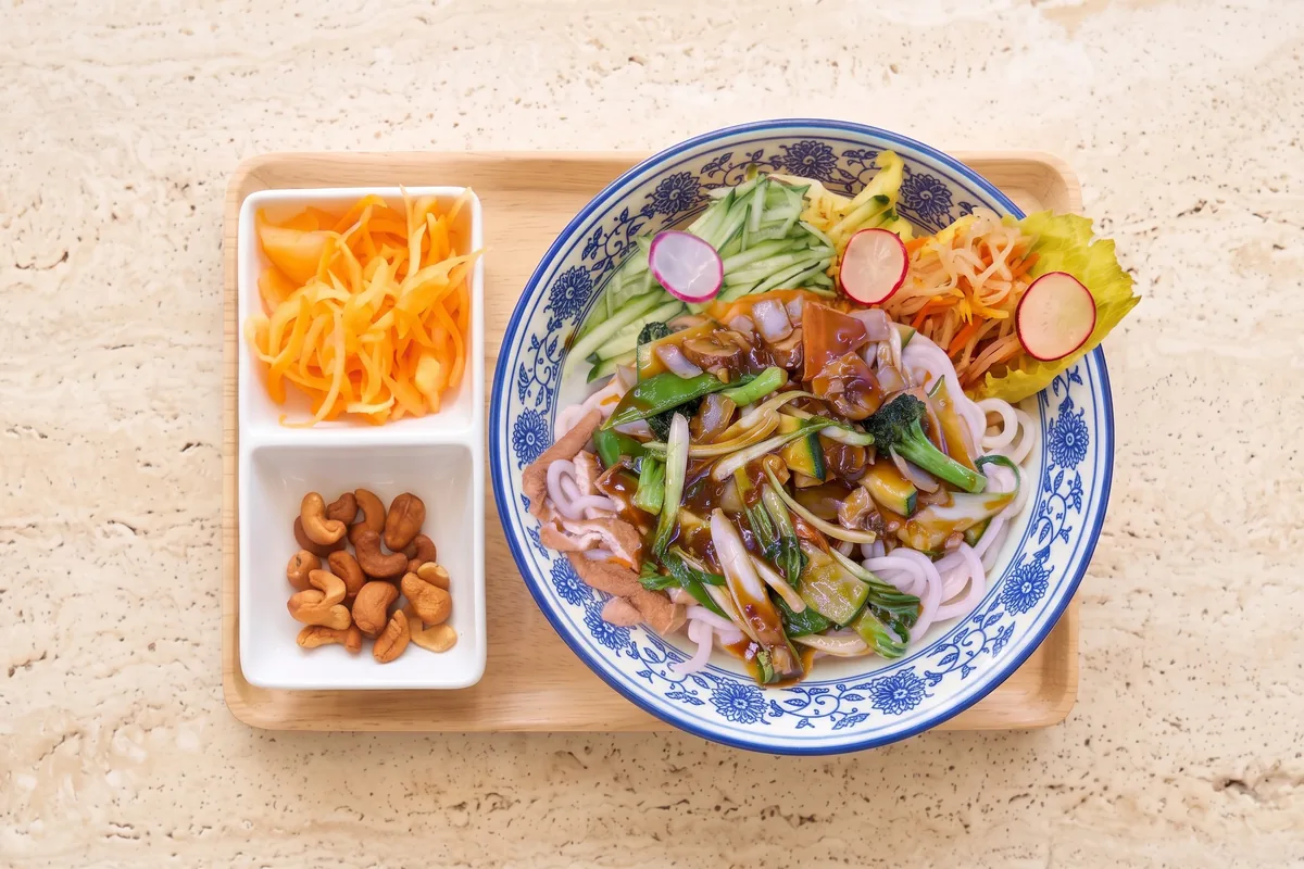 UDON-NUDELN