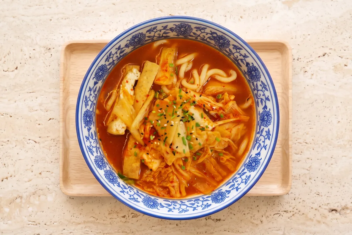 UDON-NUDELN SUPPE